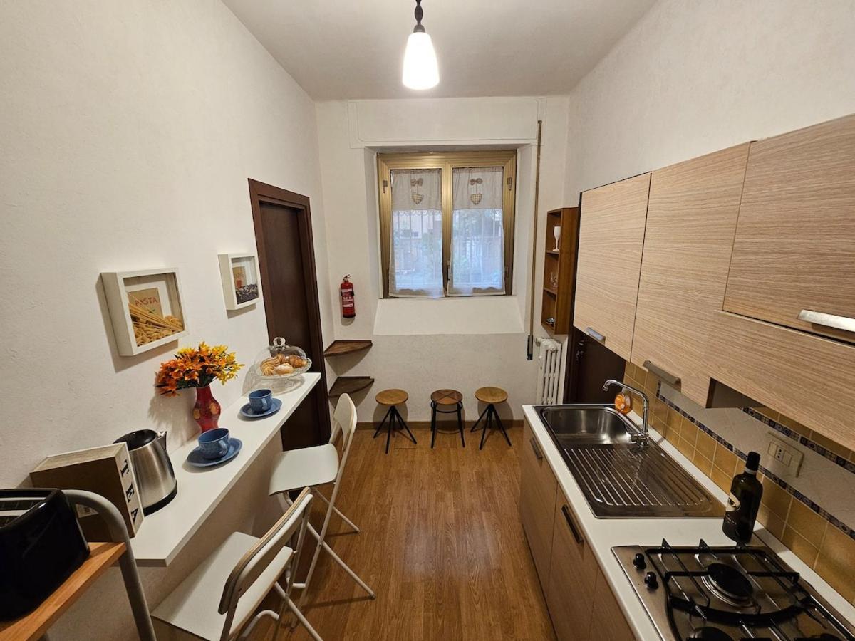 Private In Apartment Rom